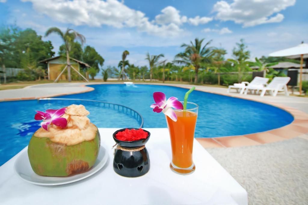 The Villa Laemhin Lagoon Resort Phuket Esterno foto