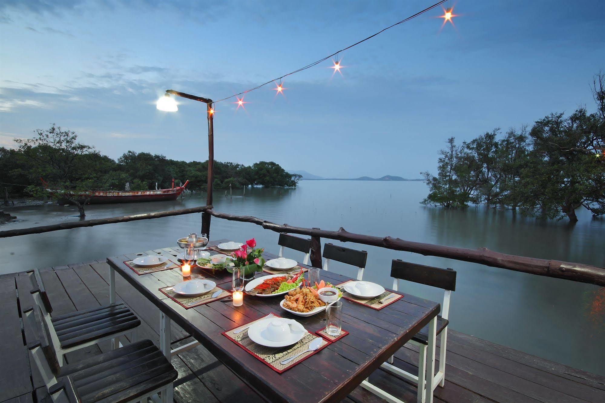 The Villa Laemhin Lagoon Resort Phuket Esterno foto