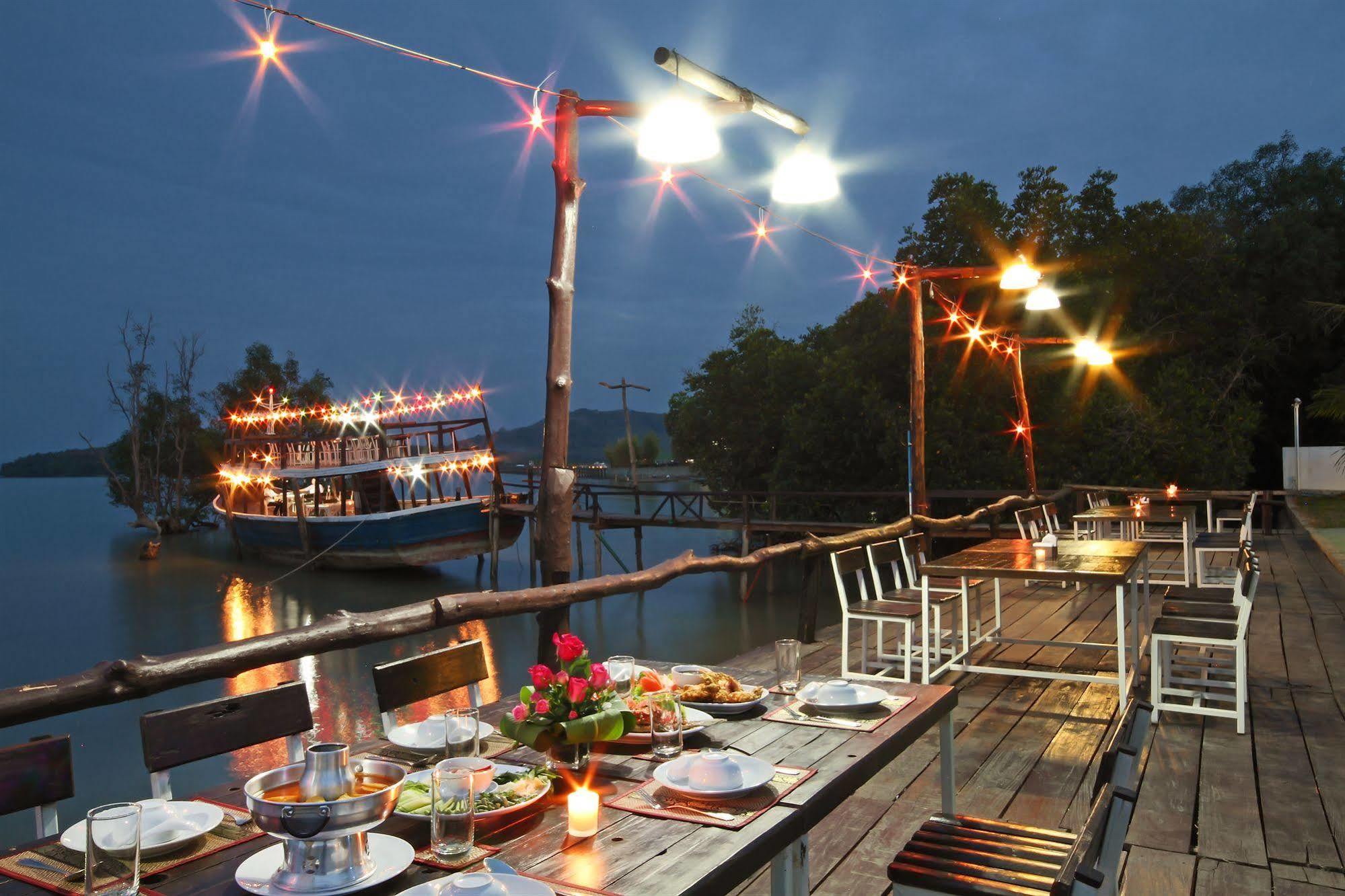 The Villa Laemhin Lagoon Resort Phuket Esterno foto